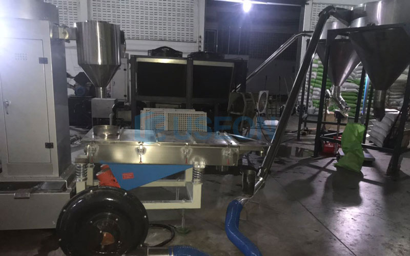 300~450kg/h PET Bottle Flakes Recycling Machine in Thailand